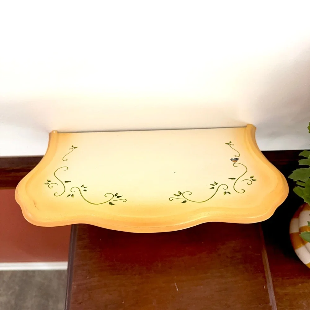 PartyLite winding lane